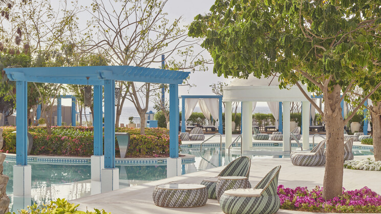 Hilton Salwa Beach Resort & Villas